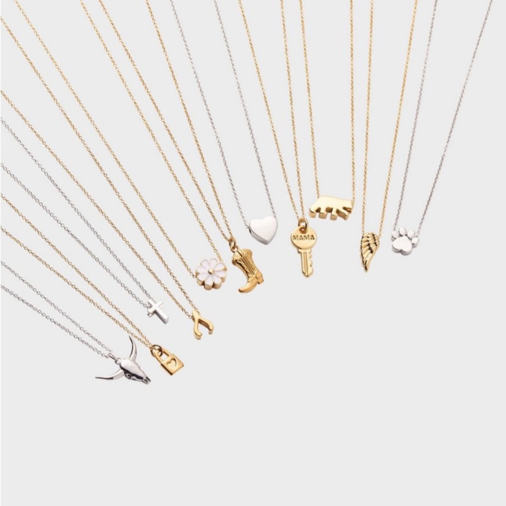 Tiny Tags 14K Gold Charm Chain Necklace NWT
Mama Key Longhorn Wishbone Boot Bear